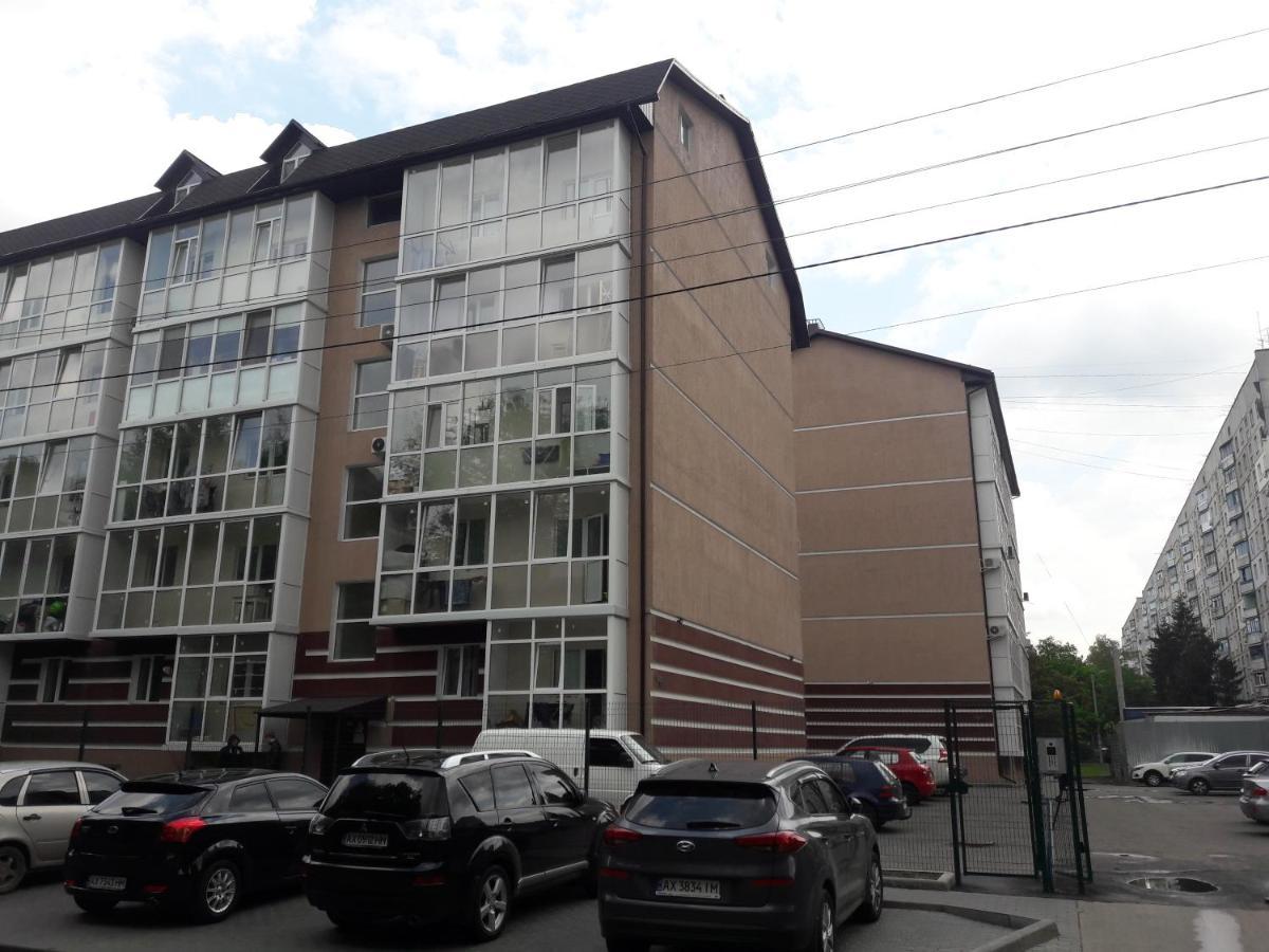 Apartments Near Metalist Stadium Charkiv Exteriör bild